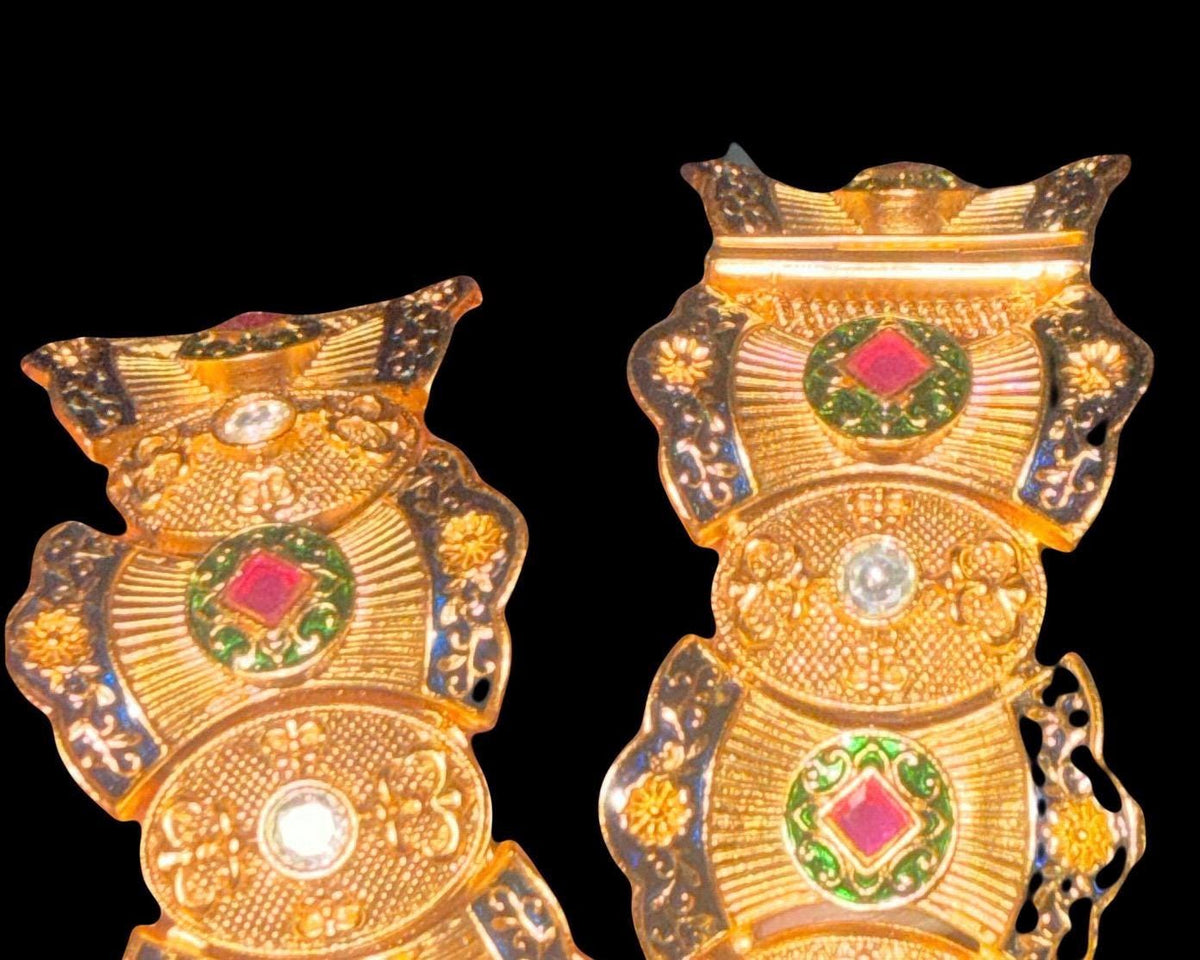 Gold-tone enamel bangle set size 2.6 – textured finish detail