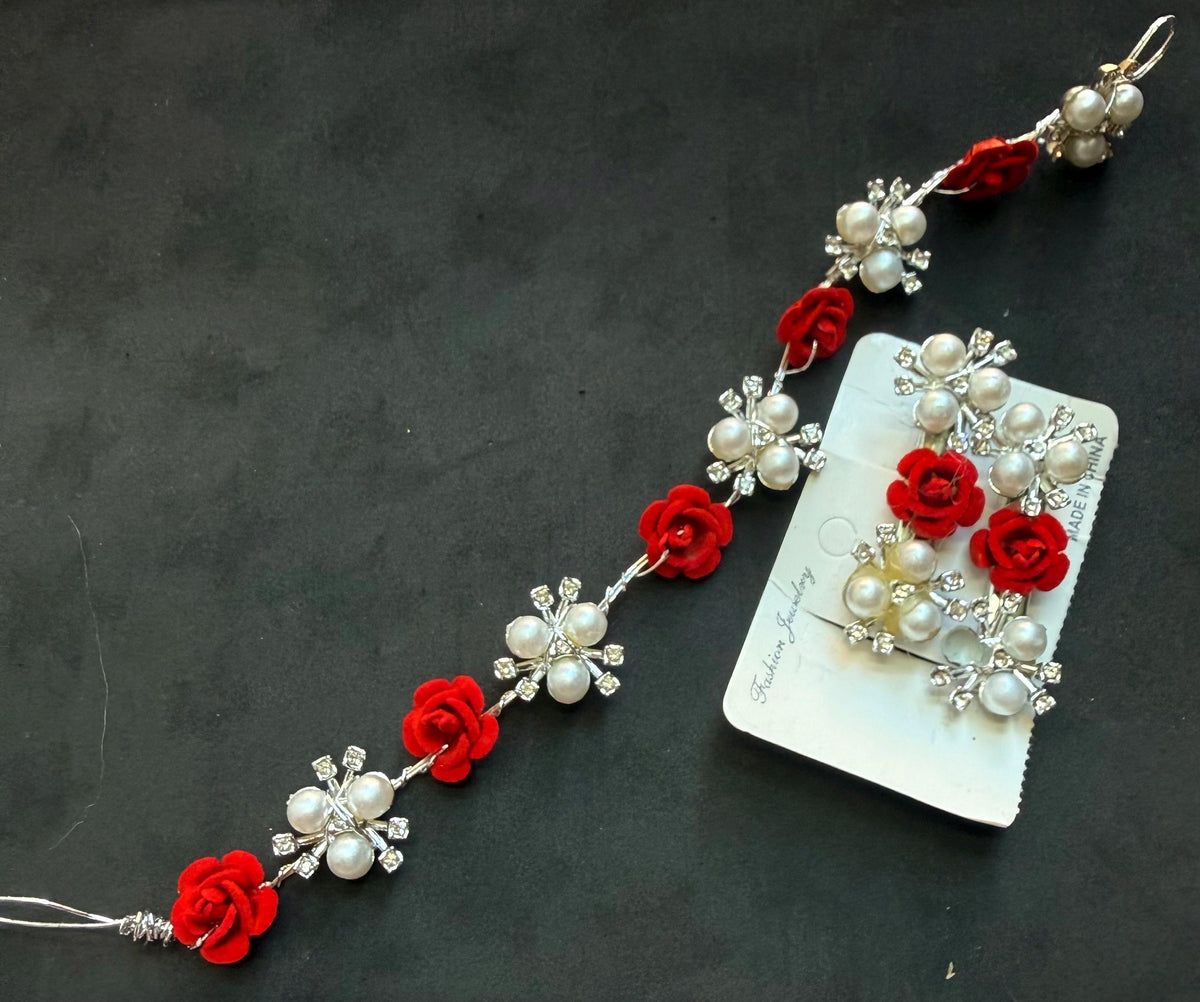 Red rose and pearl floral hair clip – rose and pearl-style detail