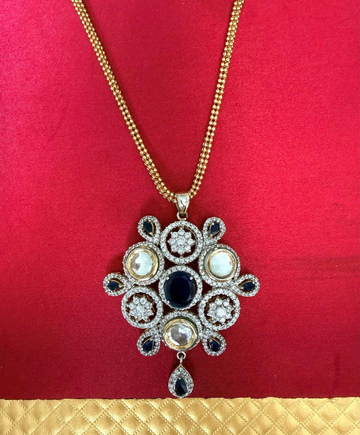 Blue and white Indian pendant necklace – stone and teardrop detail