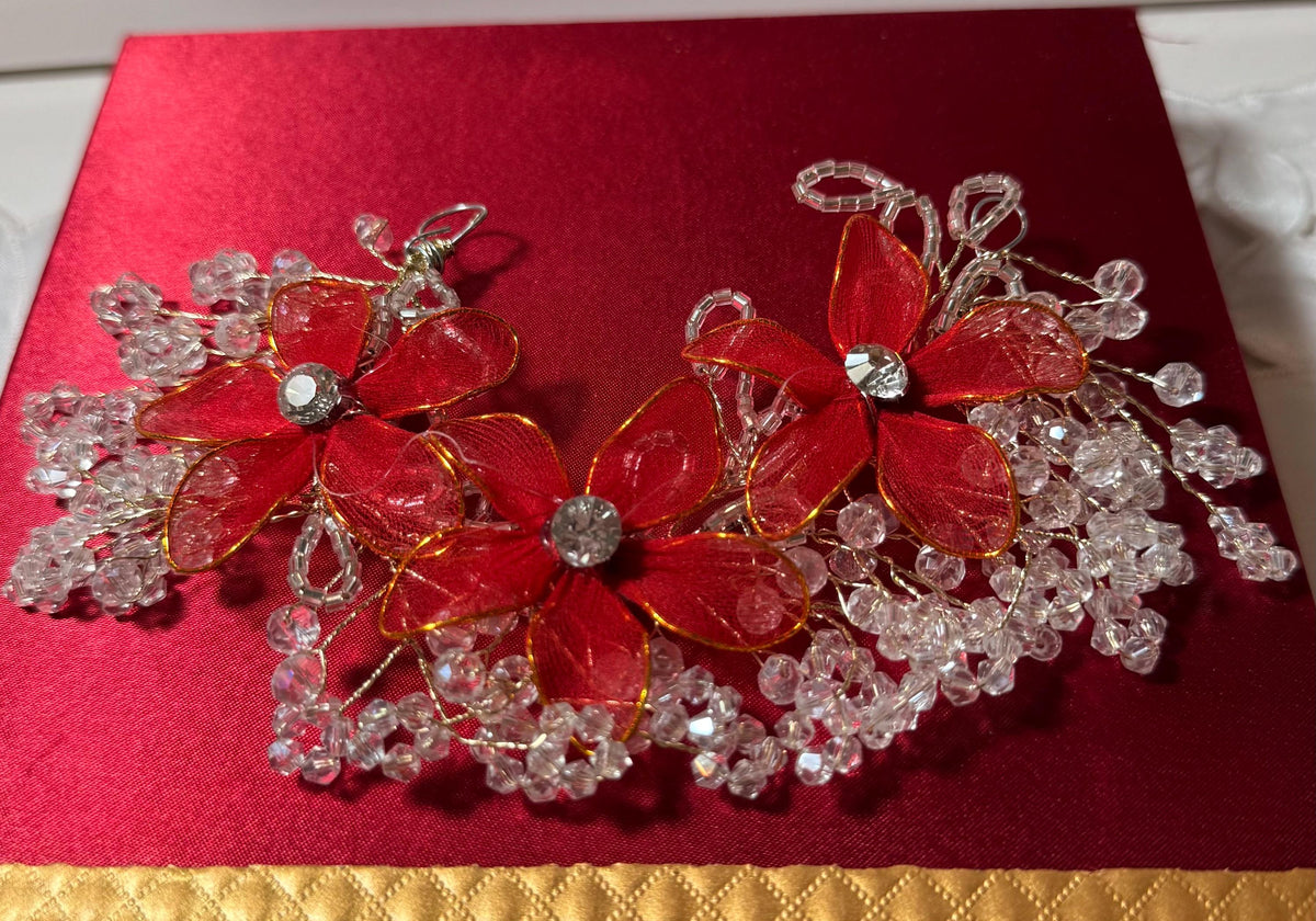Floral bridal hair comb – reusable floral accessory detail